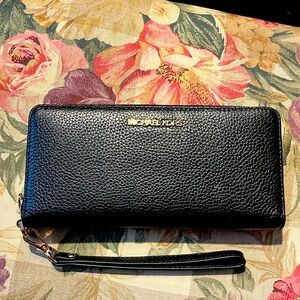 Michael Kors wristlet. NWOT